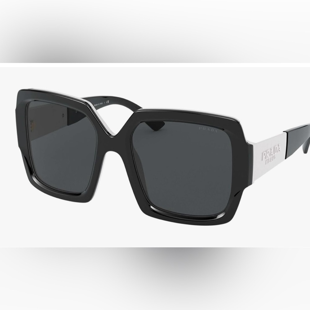PRADA LIKE NEW SUNGLASSES WITH ORIGINAL PACKAGING